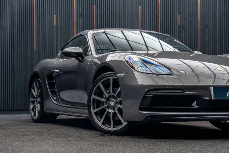 Vehicle Image 7