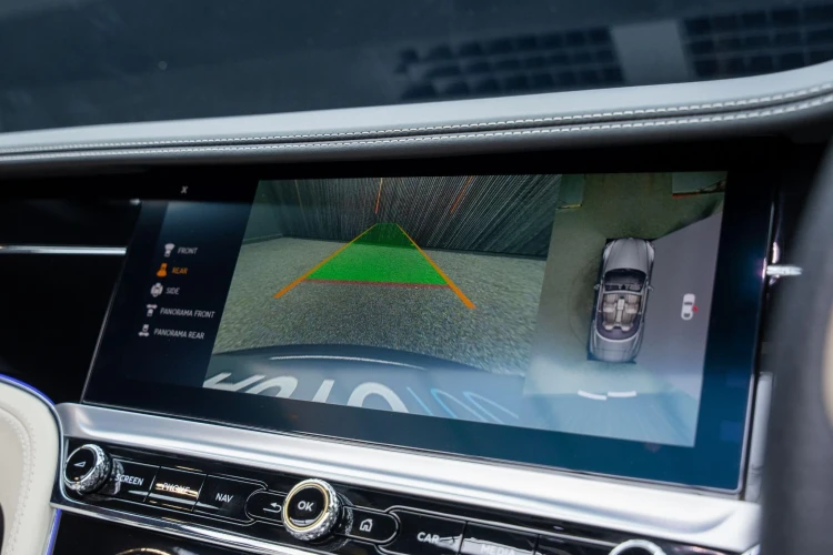 Vehicle Image 6