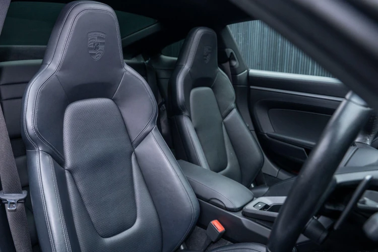 Vehicle Image 12