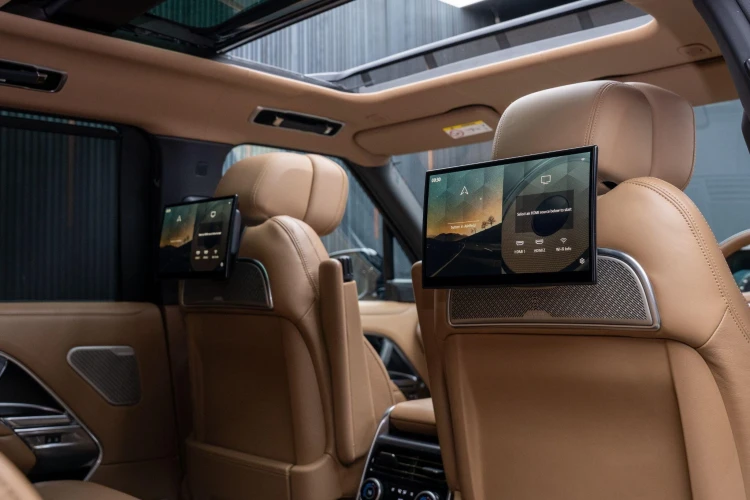 Vehicle Image 6