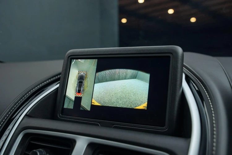 Vehicle Image 6