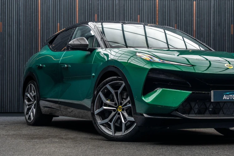 Vehicle Image 7