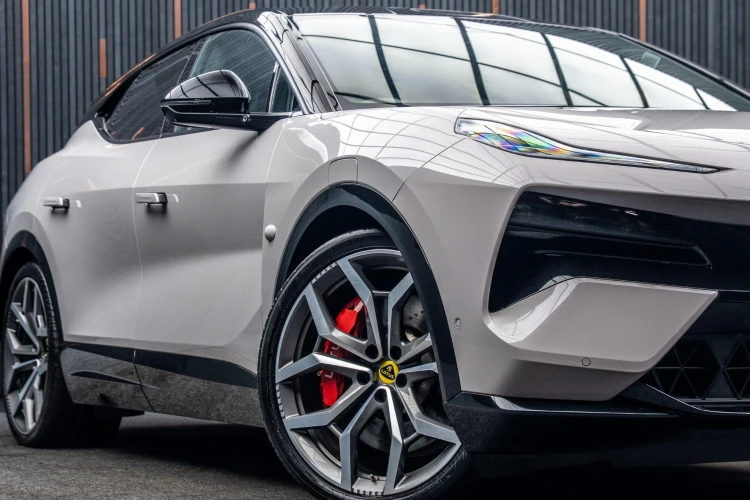 Vehicle Image 7