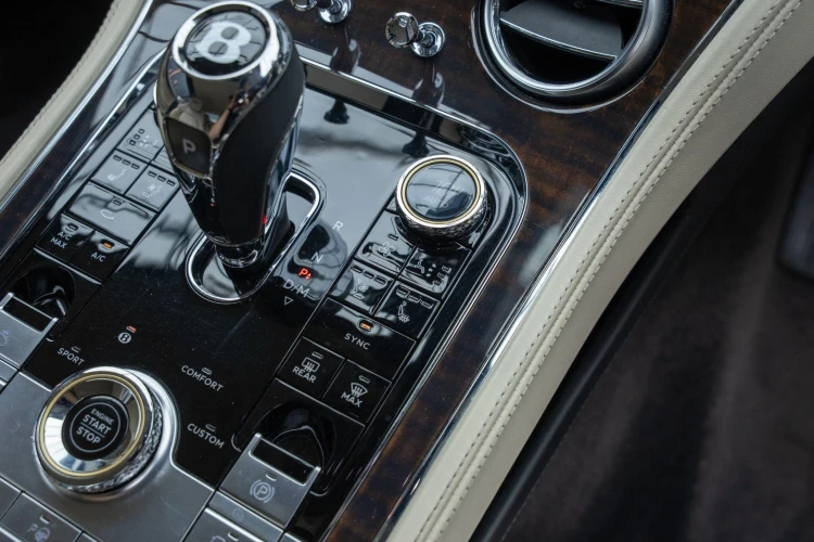 Vehicle Image 30
