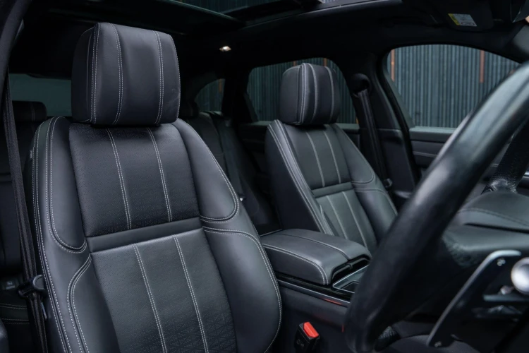 Vehicle Image 12