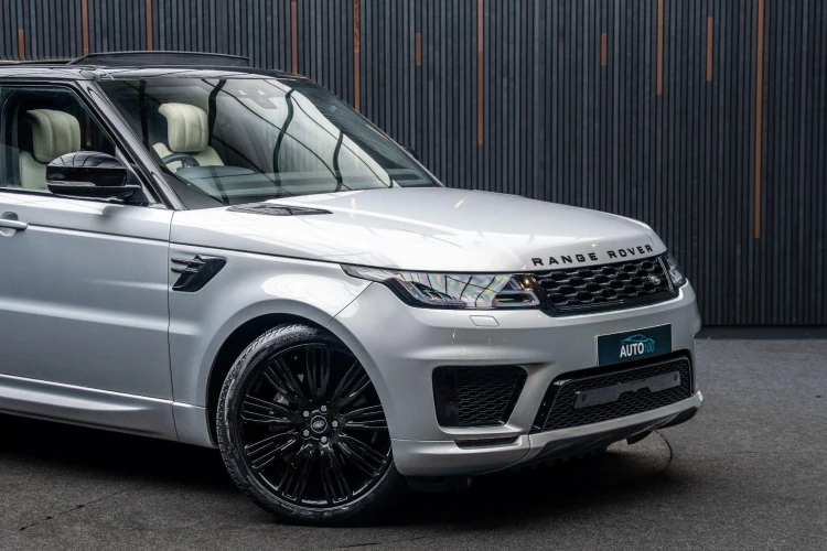 Vehicle Image 9