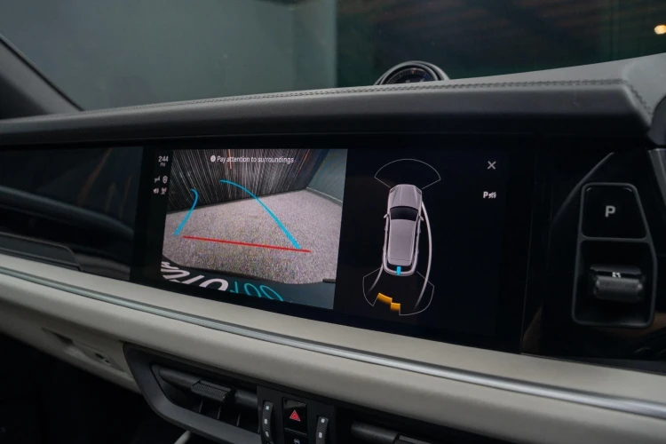 Vehicle Image 10