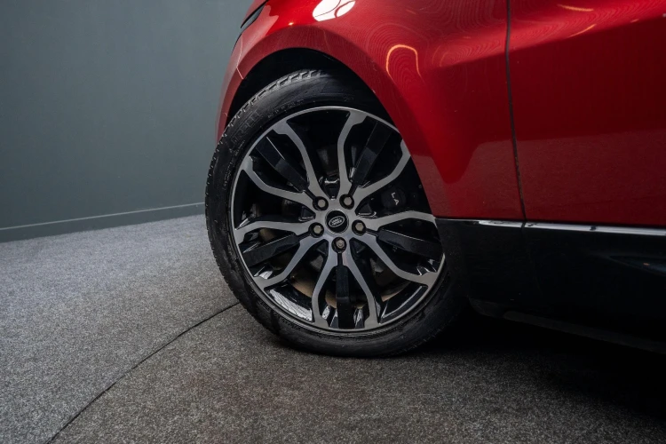Vehicle Image 13