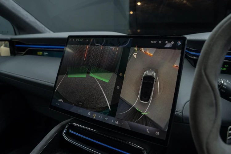 Vehicle Image 8