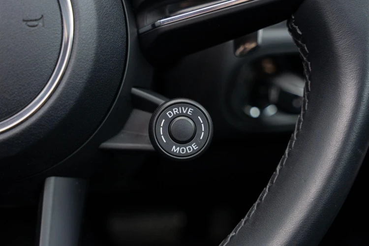 Vehicle Image 36