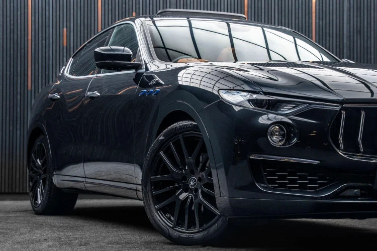 Vehicle Image 8