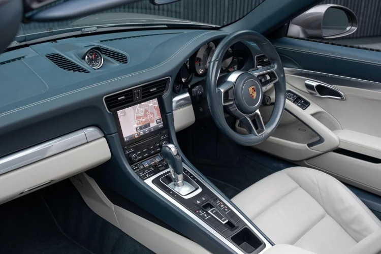 Vehicle Image 35