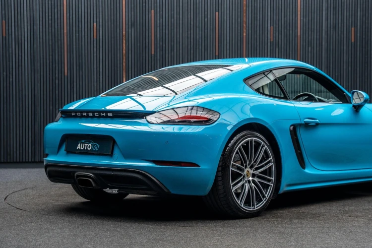 Vehicle Image 21