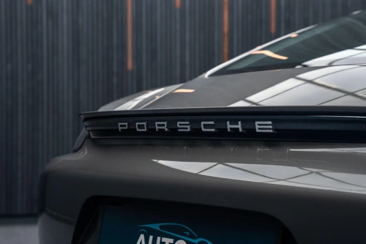 Vehicle Image 25
