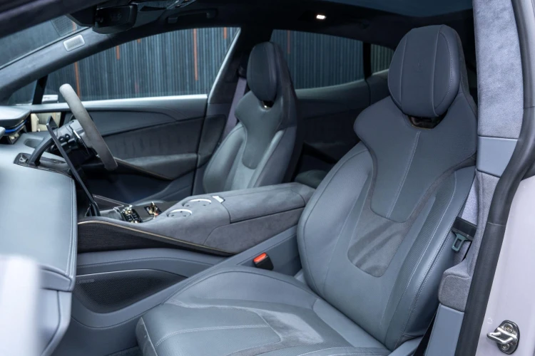 Vehicle Image 37