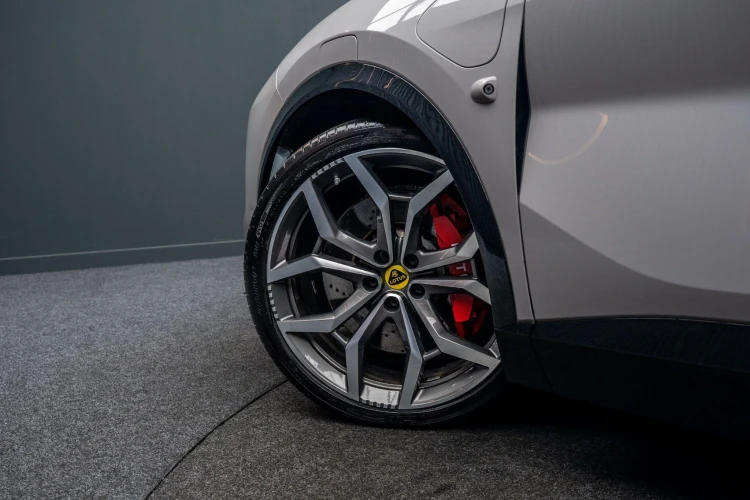 Vehicle Image 13