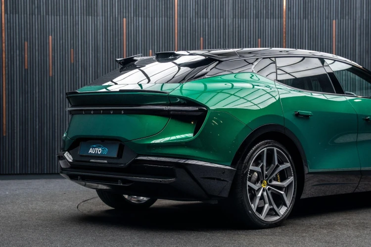 Vehicle Image 21