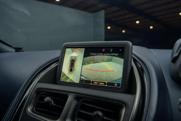 Vehicle Image 8