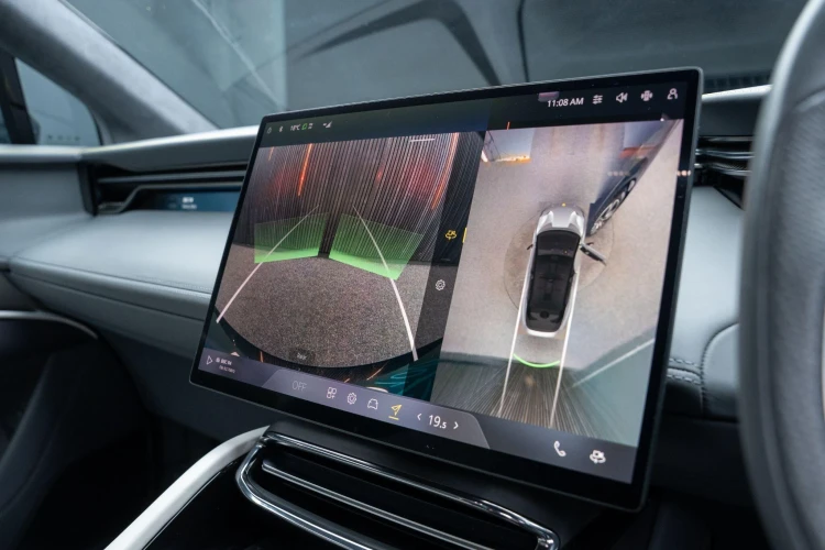 Vehicle Image 8