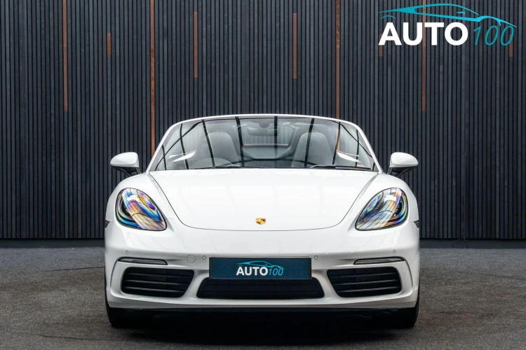 Vehicle Image 11