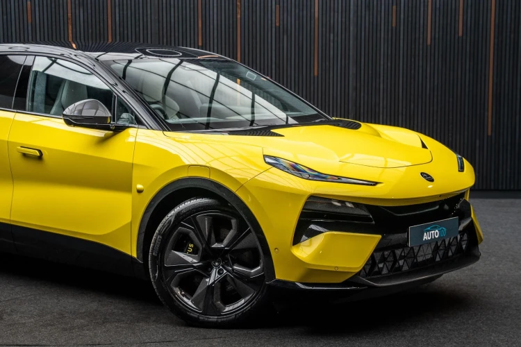 Vehicle Image 9