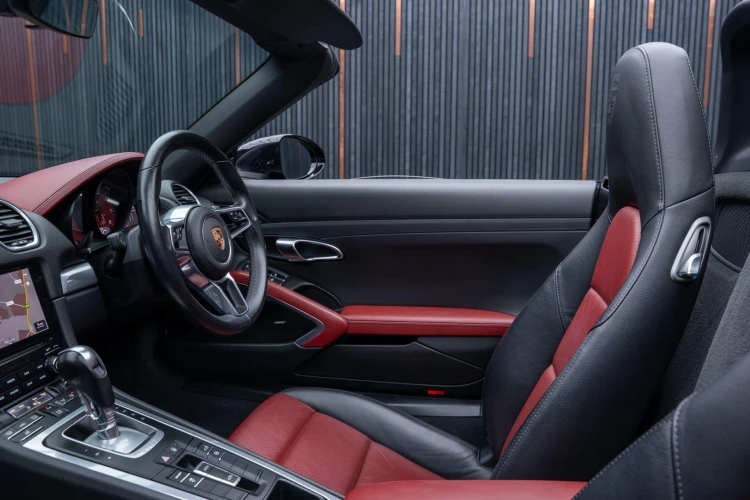 Vehicle Image 37