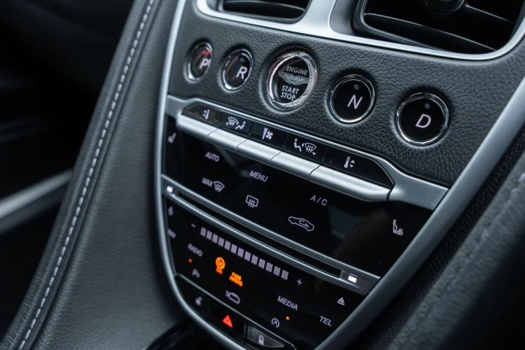 Vehicle Image 10