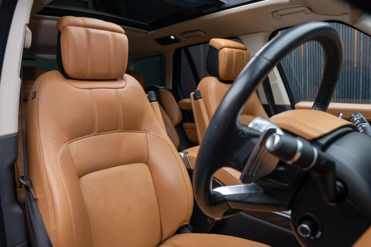 Vehicle Image 12