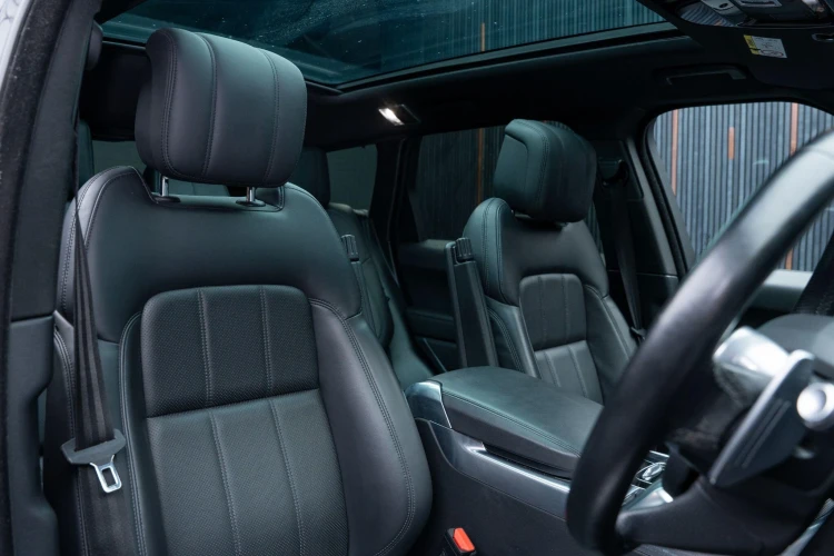 Vehicle Image 12