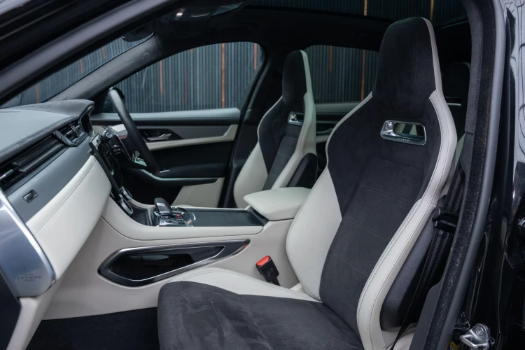 Vehicle Image 38