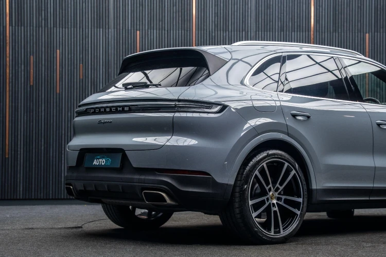 Vehicle Image 21
