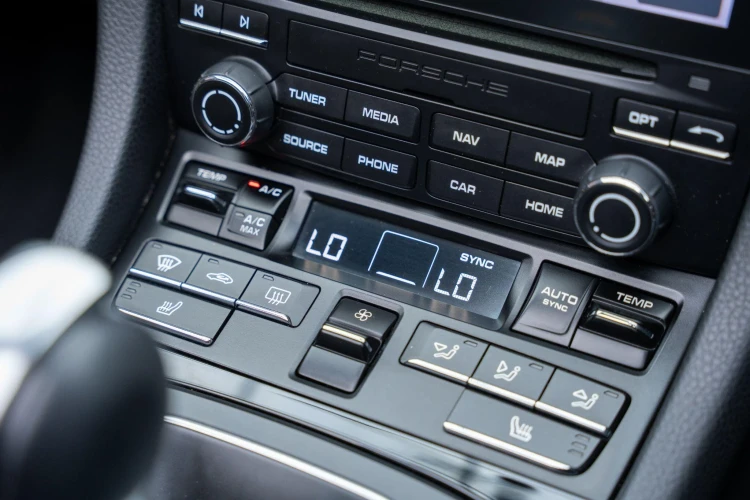Vehicle Image 16
