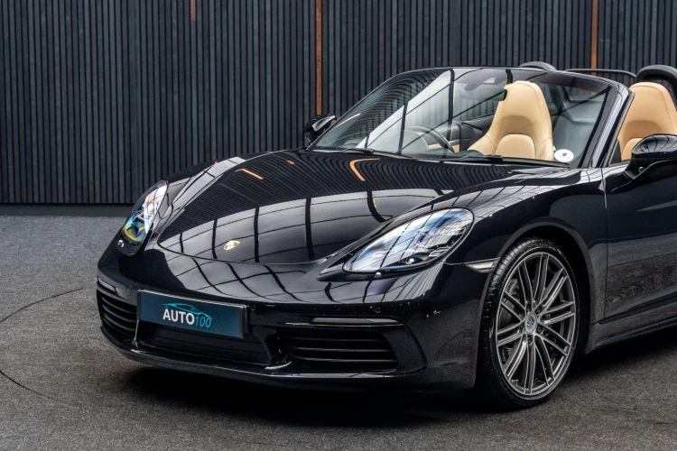 Vehicle Image 11