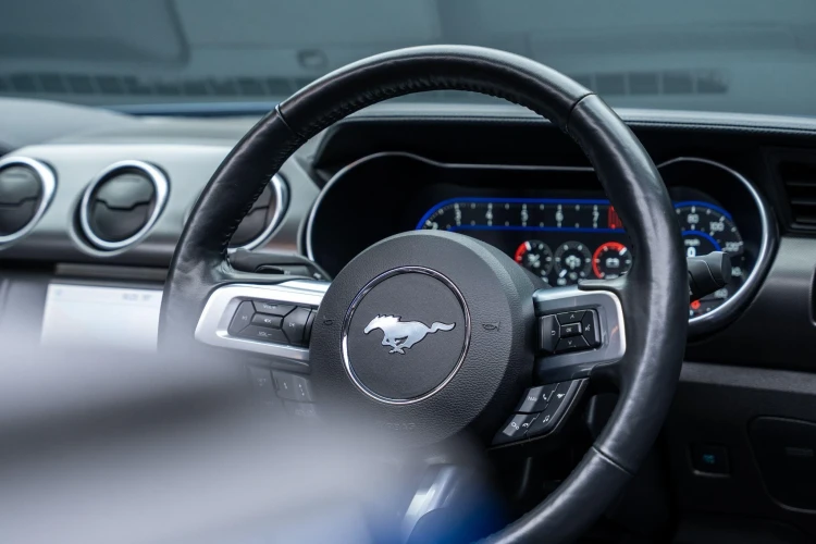 Vehicle Image 35