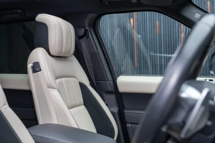 Vehicle Image 30