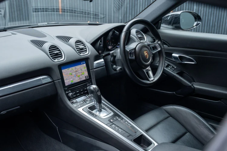 Vehicle Image 30