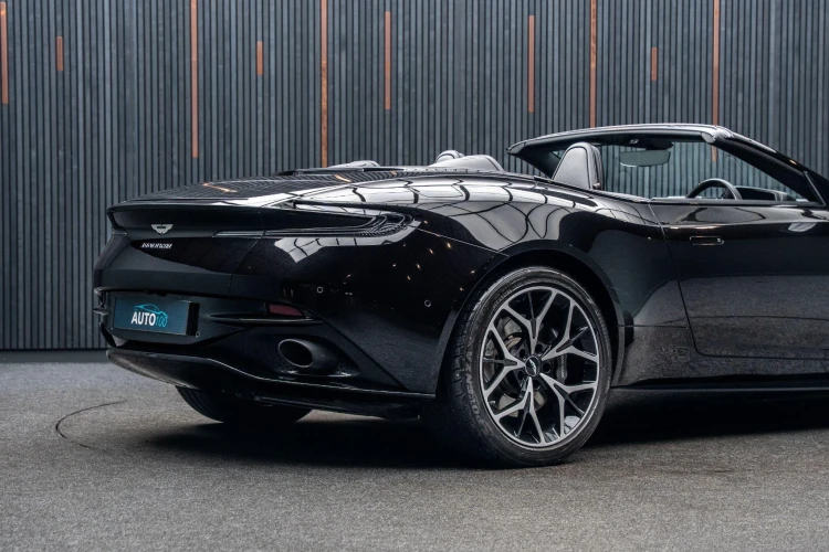 Vehicle Image 23