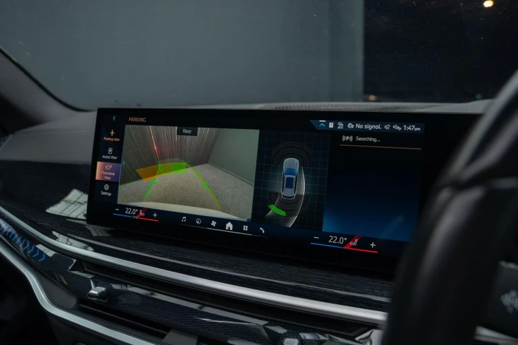 Vehicle Image 6