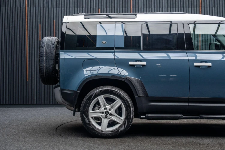 Vehicle Image 19