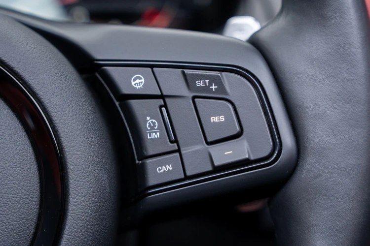 Vehicle Image 30