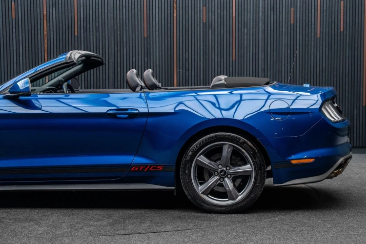 Vehicle Image 21