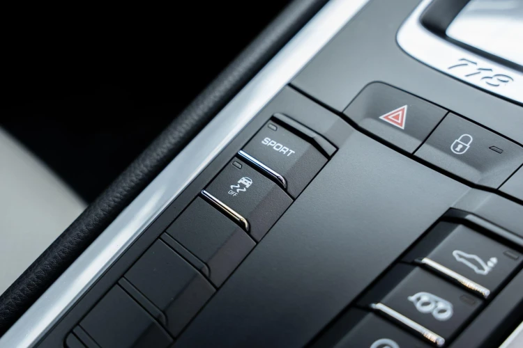 Vehicle Image 30