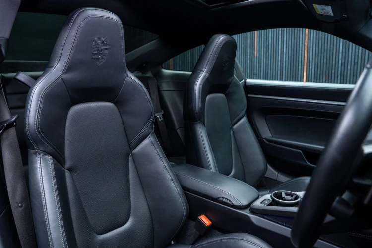 Vehicle Image 12