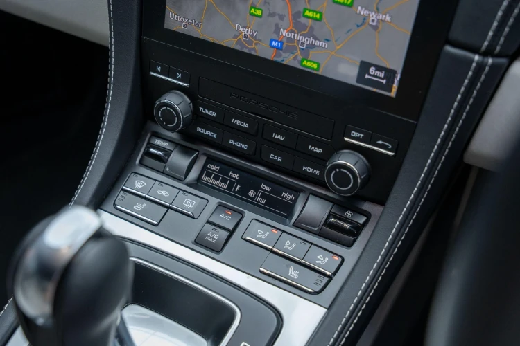 Vehicle Image 16