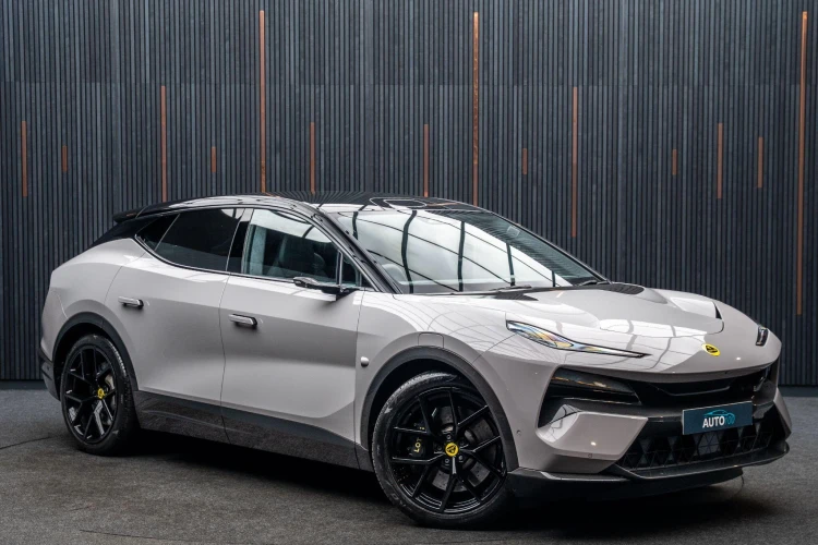 Vehicle Image 5