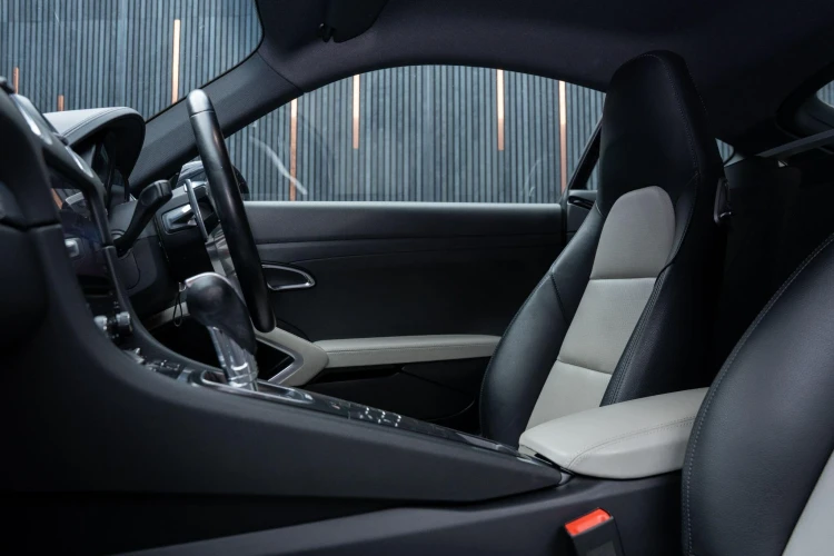 Vehicle Image 30