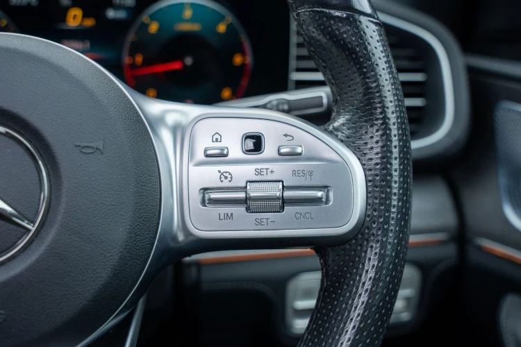 Vehicle Image 30