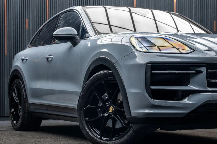 Vehicle Image 7