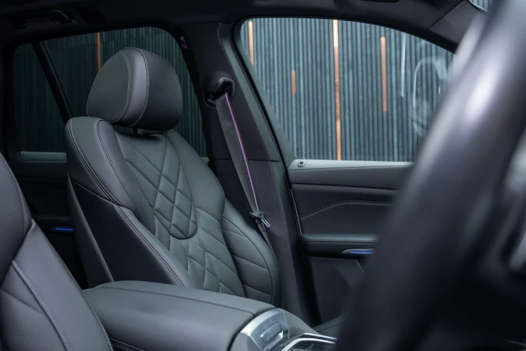 Vehicle Image 33