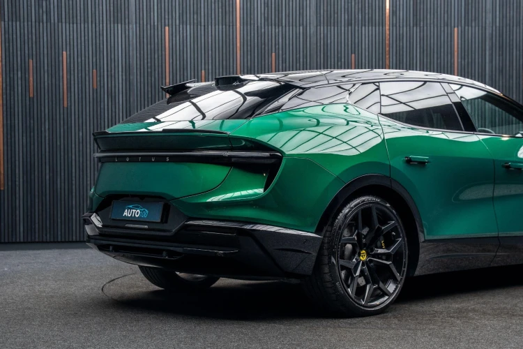 Vehicle Image 21